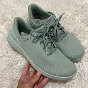 Kizik Women's Madrid Eco-Knit - Women’s size 13 -
Men’s size 11.5